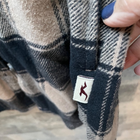 ❤️ HOLLISTER PLAID FLANNEL BOYFRIEND BUTTON DOWN SHIRT SIZE LARGE - Picture 4 of 5